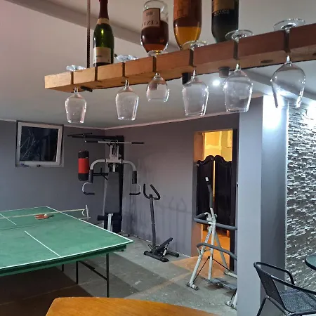 Happy House Apartment *